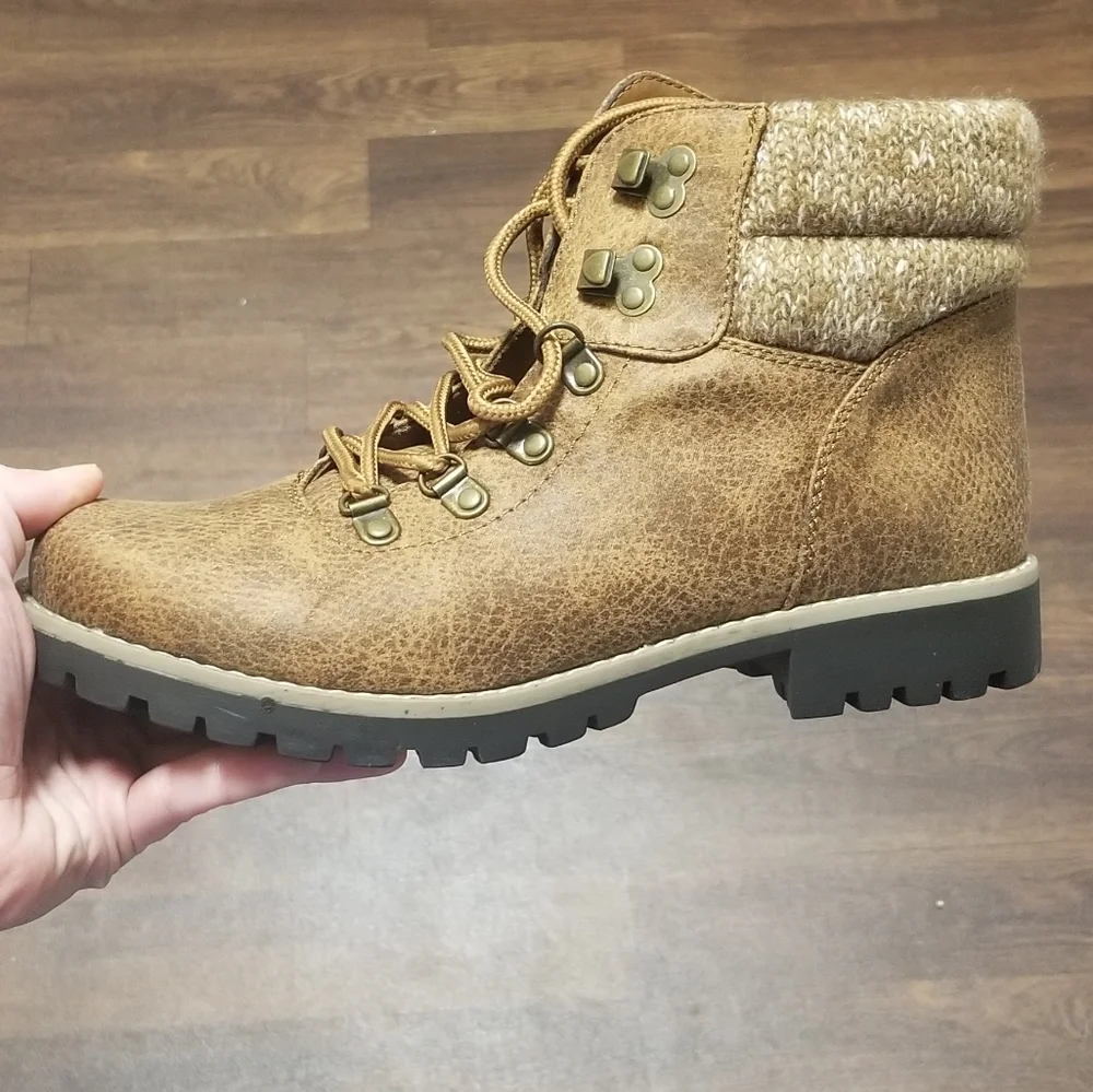 Women's Cliffs Boots - Picture 4 of 9